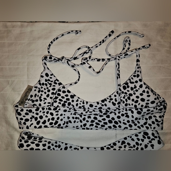 ZAFUL 2pc.Bathing Suit Black & White sz S "K" - Picture 6 of 7